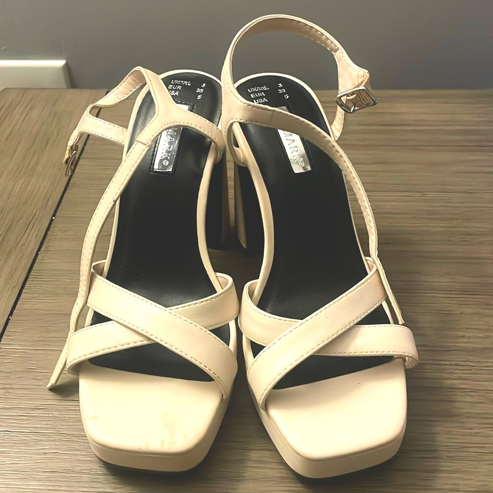 NWT Primark Cream Colored Sandals